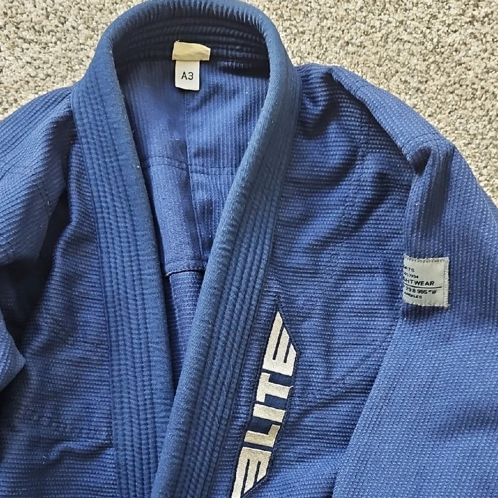 Elite Navy Blue Jiu-Jitsu Gi - Picture 2 of 5